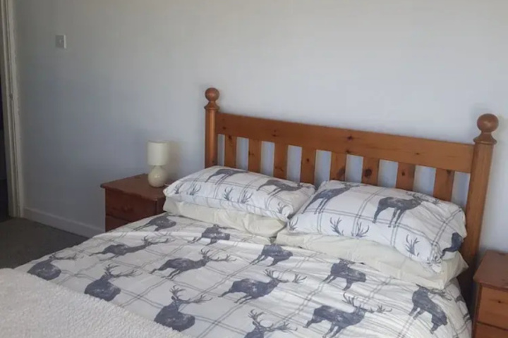 Room 6 of 15
