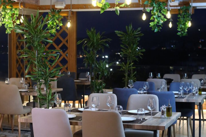 Dining 153 of 218