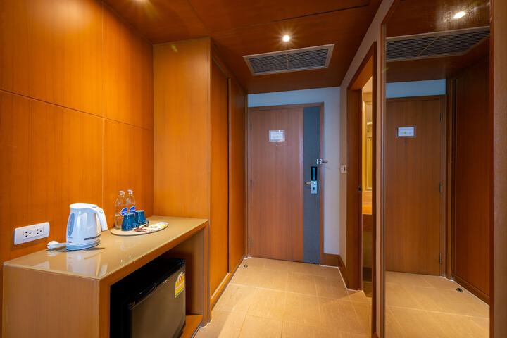 Room 50 of 151