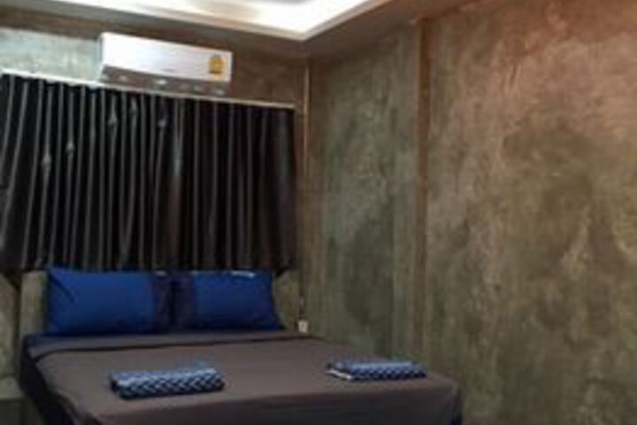 Room 11 of 60