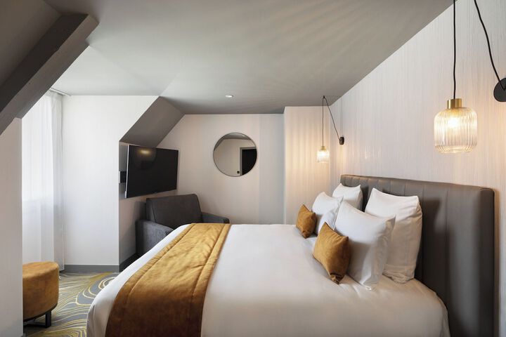Room 17 of 74