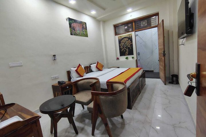 Room 16 of 36