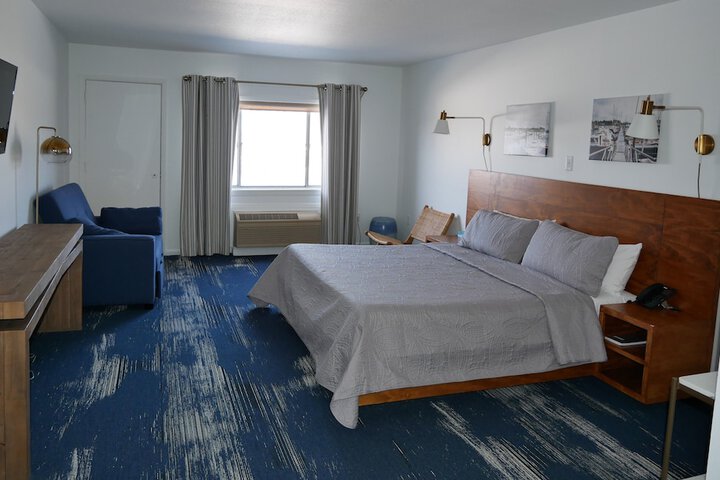Room 4 of 70