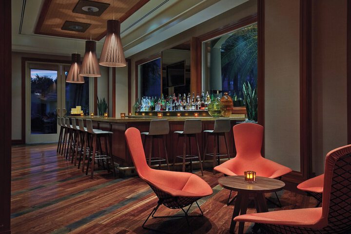Lounge 68 of 80