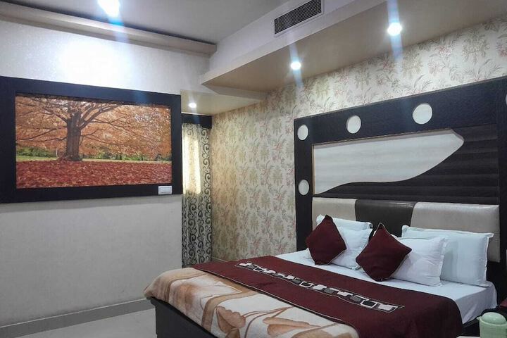Room 14 of 28