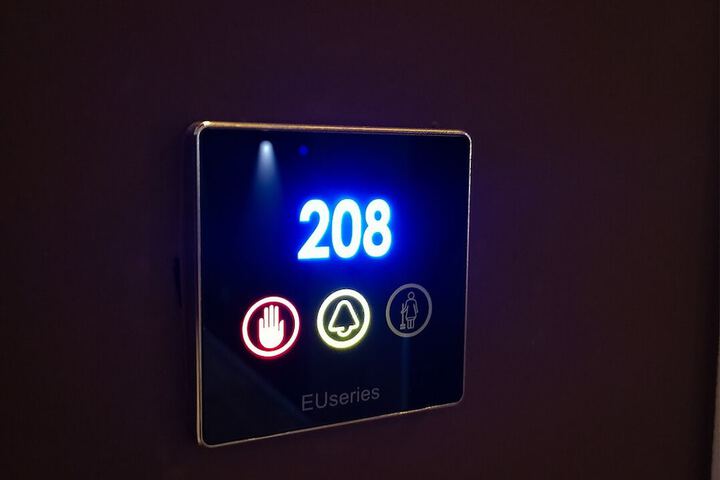 Room 9 of 30