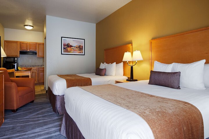Room 4 of 36