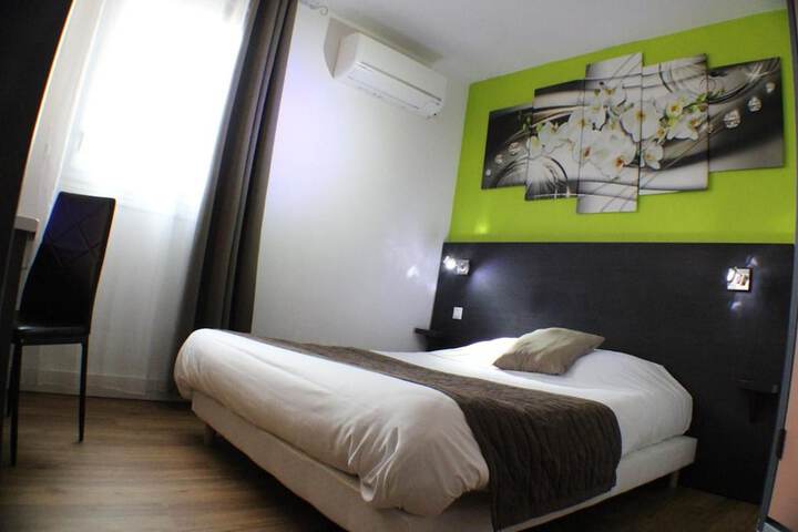 Room 19 of 37