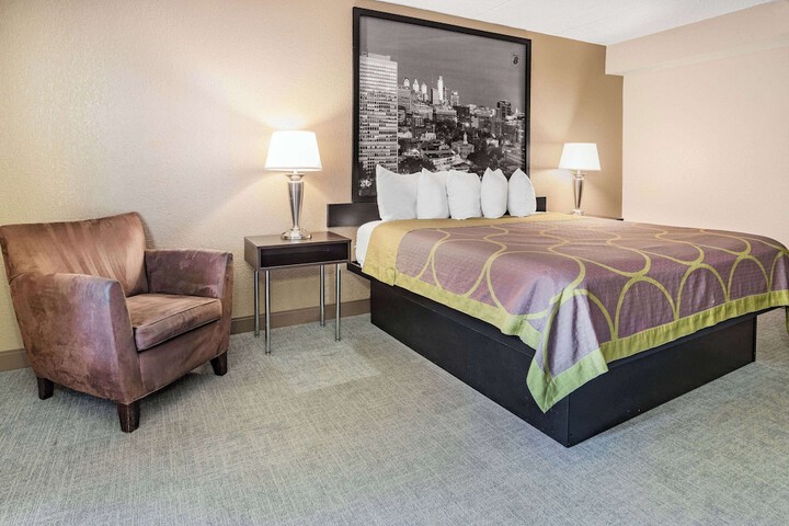 1 King Bed (5 of 6)