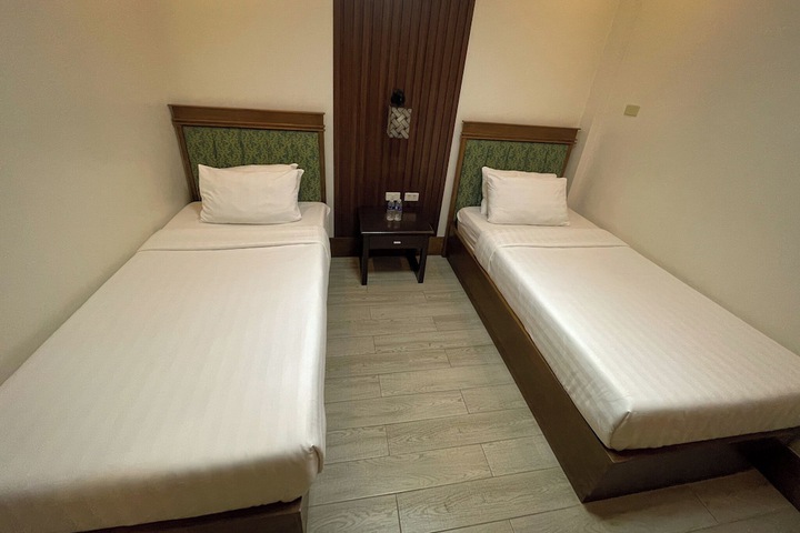 Room 29 of 70