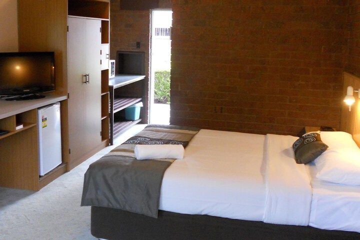 Room 4 of 41