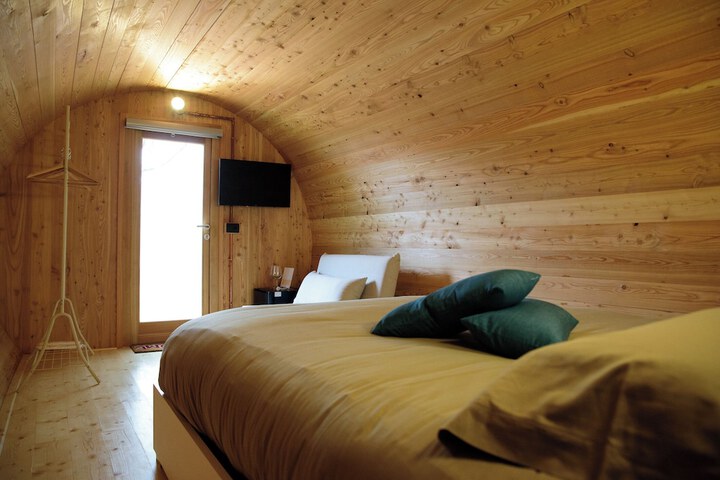 Room 9 of 28