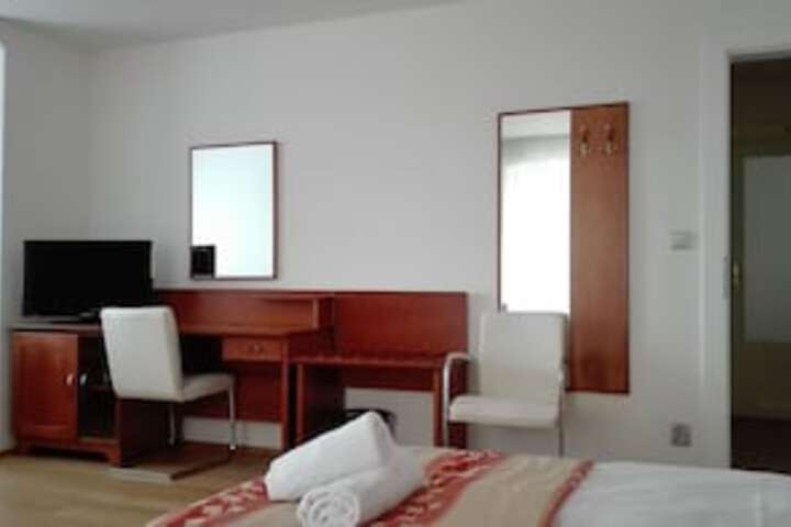 Room 22 of 324