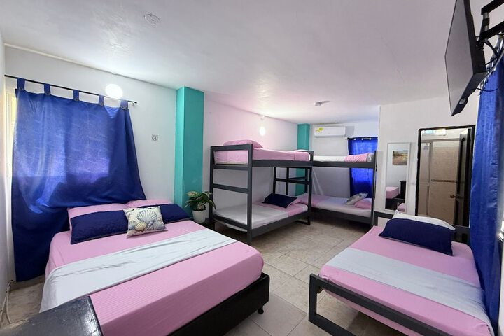 Room 8 of 12