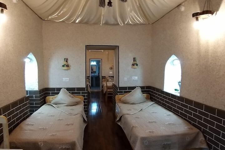 Room 4 of 46