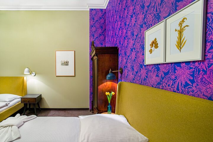 Room 22 of 48