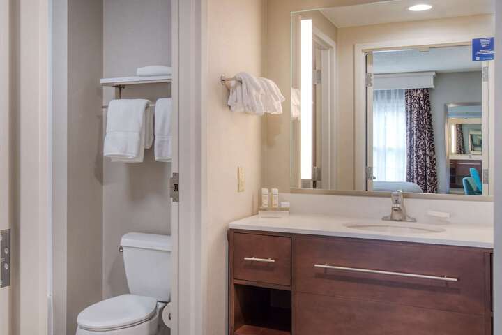 2 Queen Beds 1 Bedroom Suite (9 of 52)