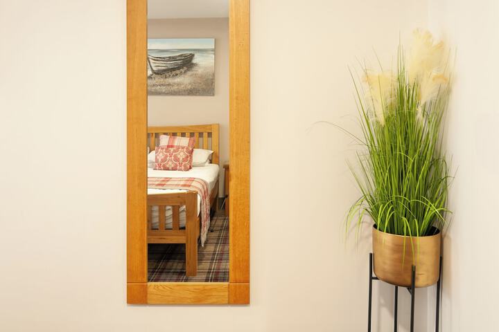 Room 42 of 177