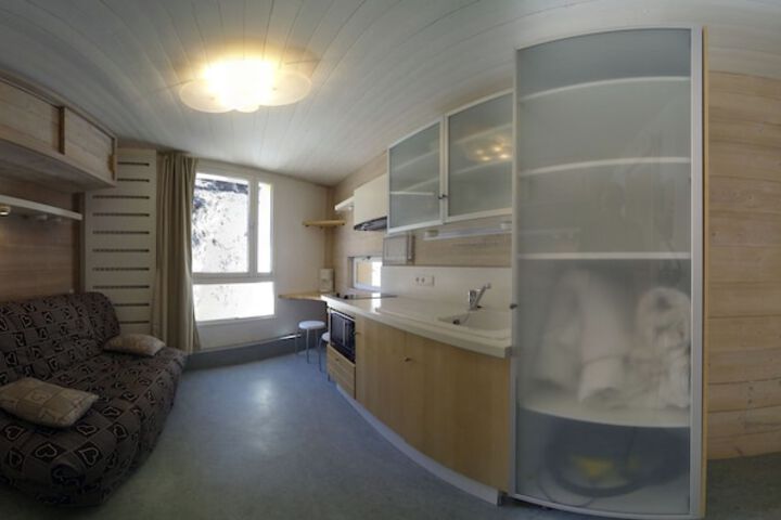 Room 26 of 60