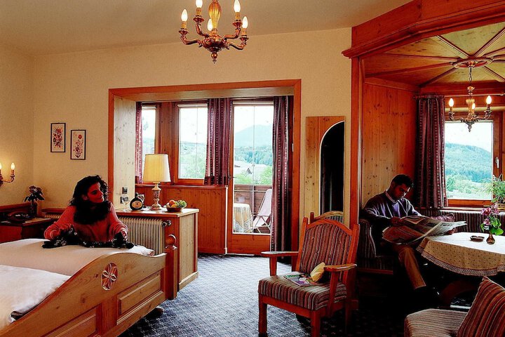 Room 3 of 37