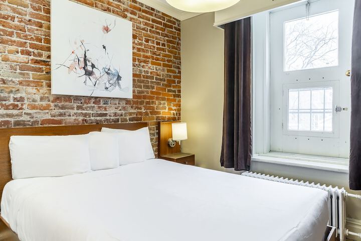 Room 5 of 19