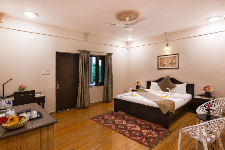 Room 5 of 60