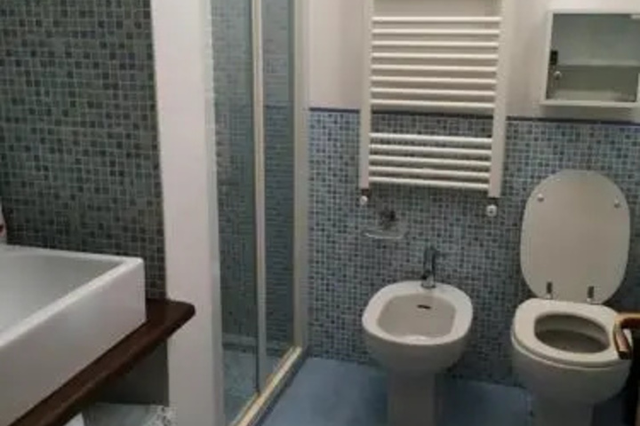 Room 9 of 15