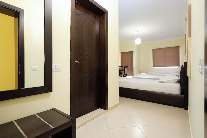 Room 14 of 24