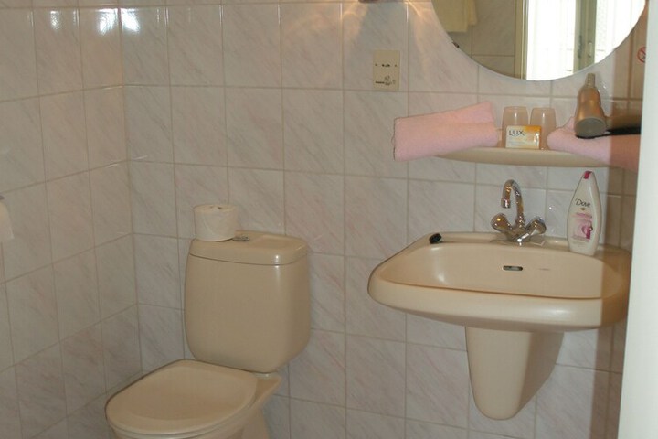 Room 8 of 24