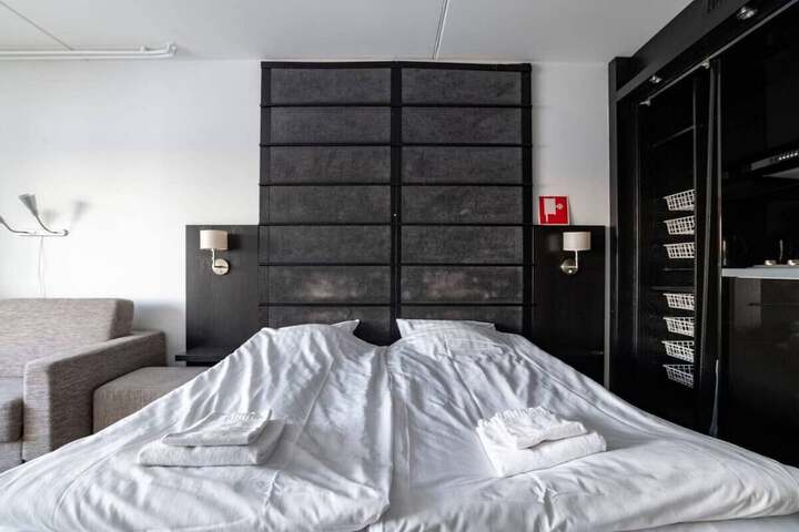 Room 97 of 865