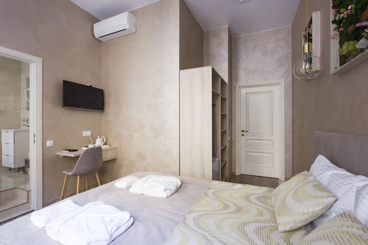Room 9 of 67