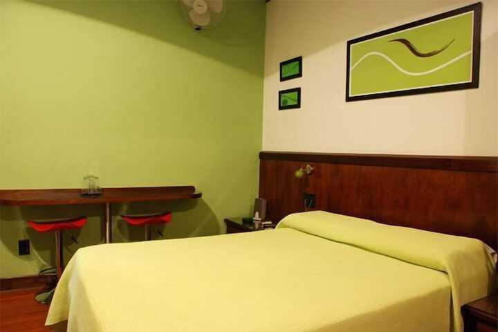Room 52 of 110