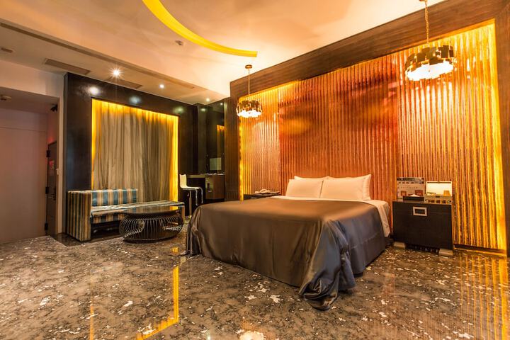 Room 48 of 91