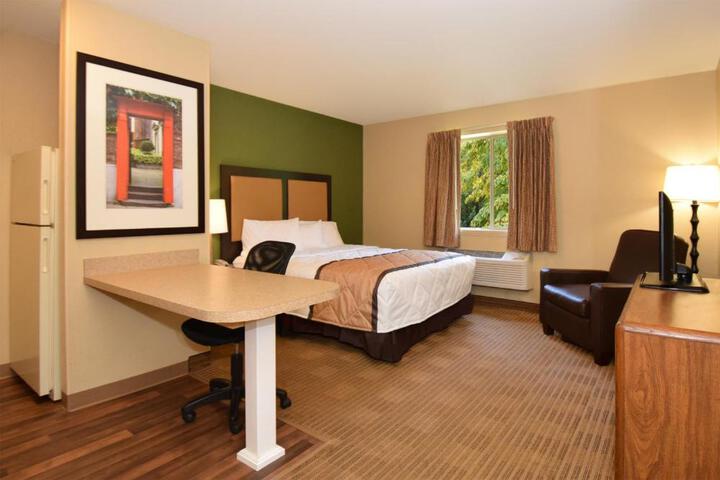 1 Queen Bed Efficiency (1 of 4)