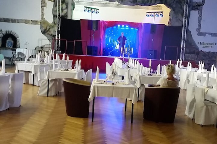 Ballroom/Hall 42 of 50