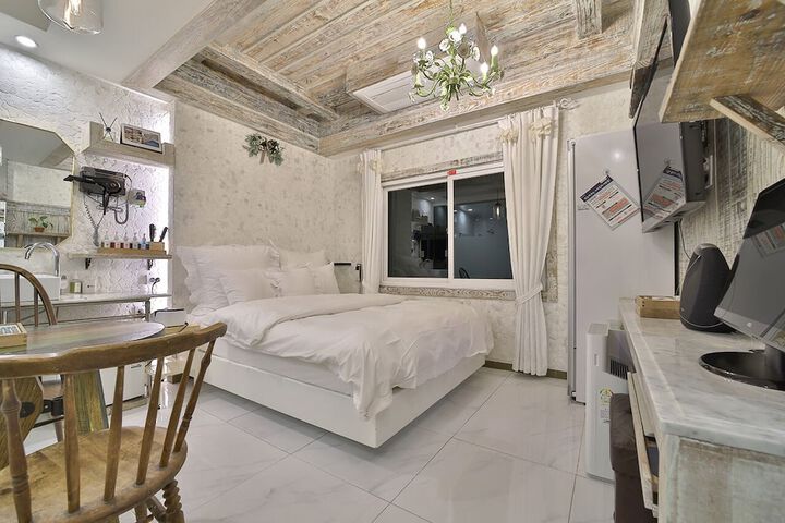 Room 14 of 89