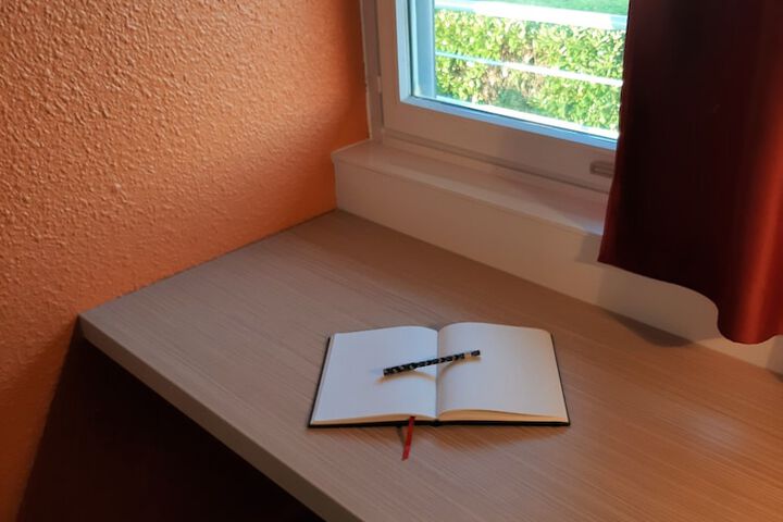 Room 4 of 48