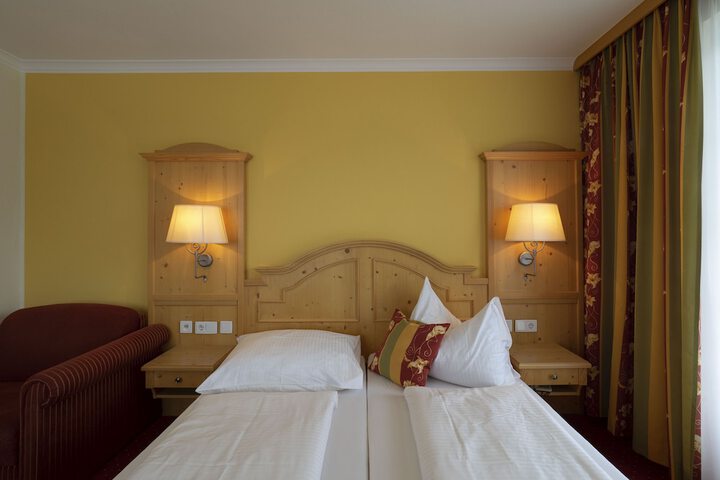 Room 4 of 38
