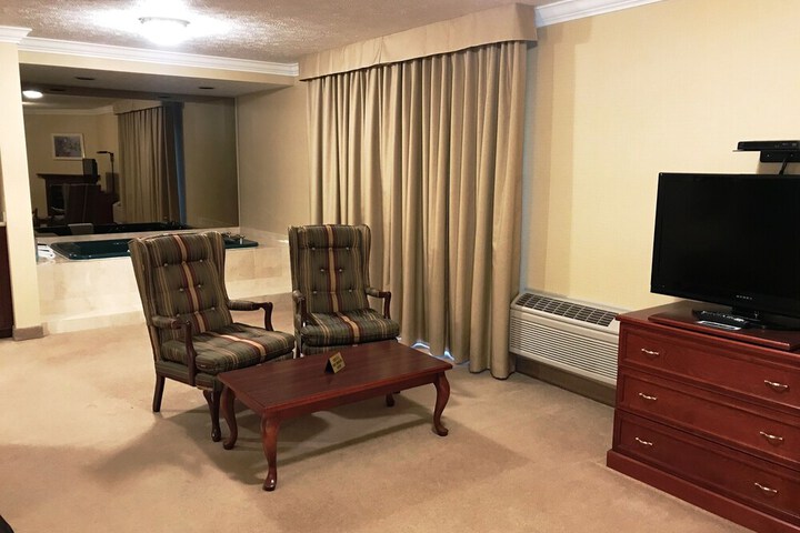 Room 44 of 99