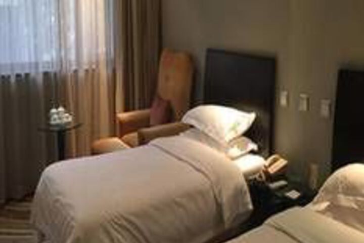 Room 52 of 73