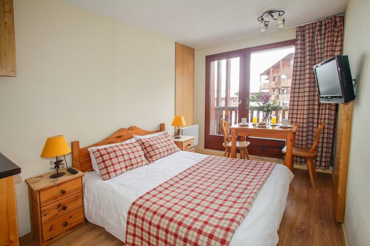 Room 2 of 20