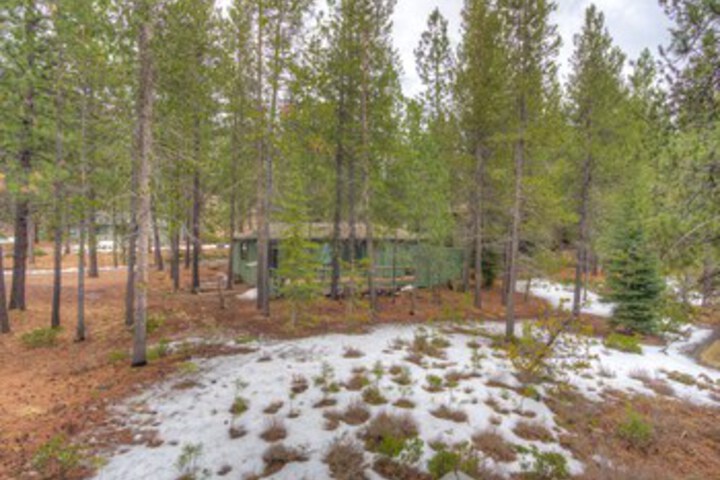 Property Grounds 28 of 41