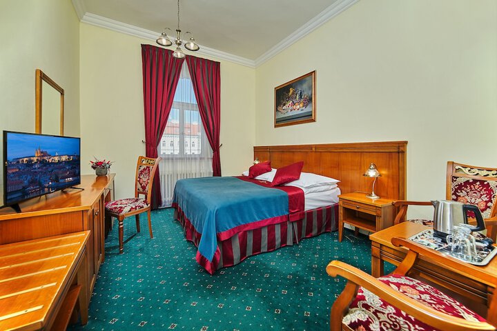 Room 15 of 61