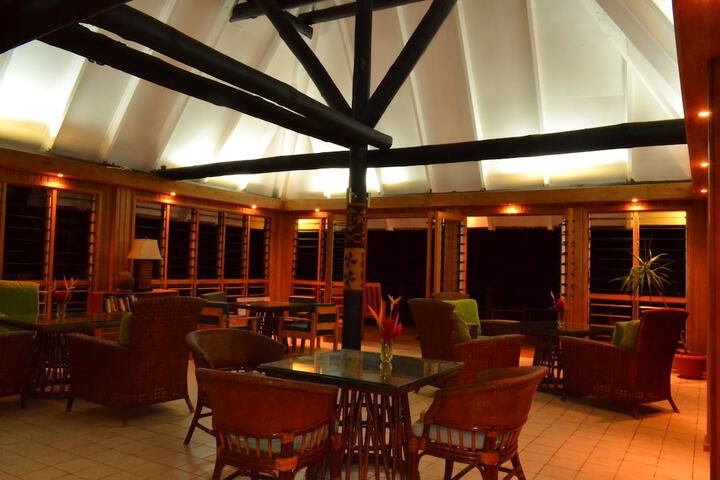 Lounge 124 of 146