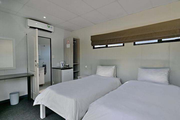 Room 7 of 32