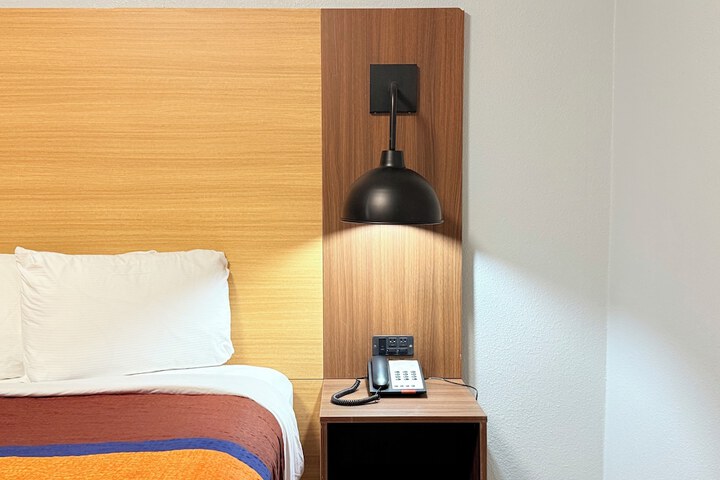 Room 9 of 18