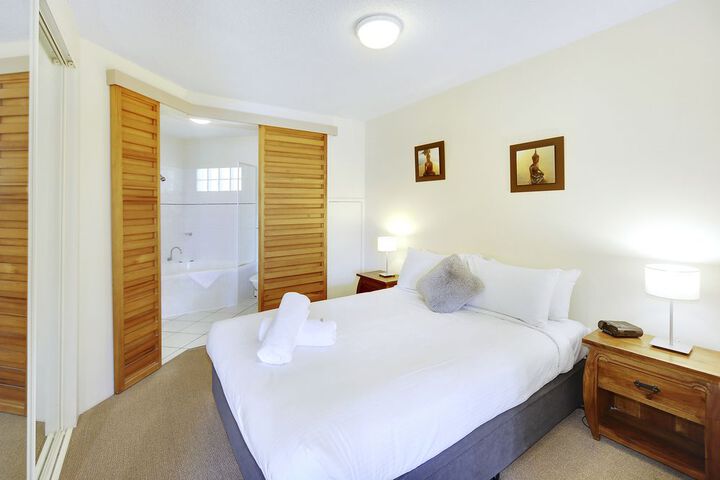 Room 4 of 38