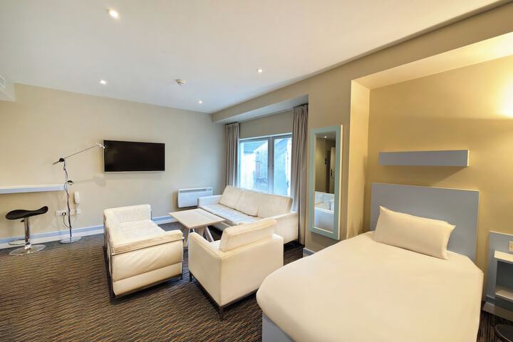 Room 45 of 80