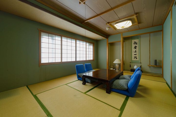 Room 18 of 188
