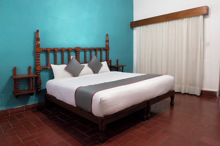 Room 44 of 182